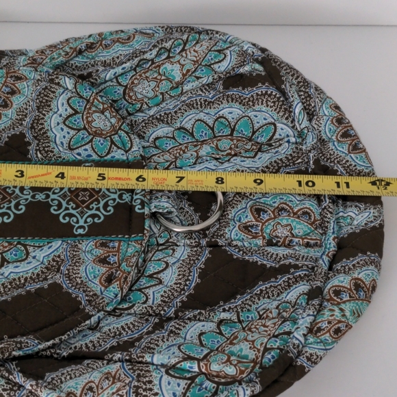 NWOT. Larger Quilted Shoulder Handbag - Picture 5 of 8